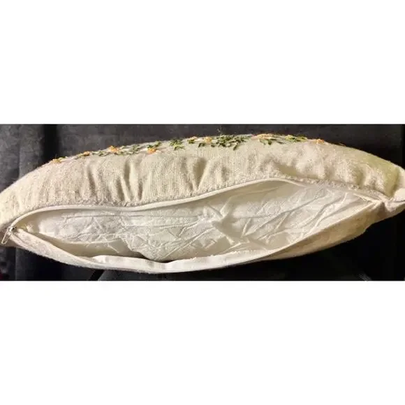 Pillow Spring Wild Flowers Theme 10”x17” Zipper Closure - Picture 4 of 6